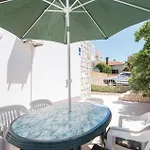 Holiday home Lovely In With Wifi Orebic