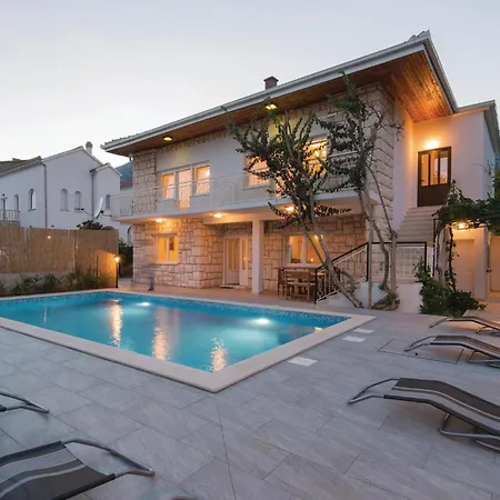 Vakantiehuis Lovely In With Wifi Orebić