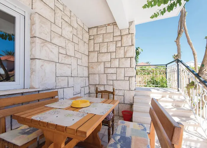 Дом отдыха Lovely In With Wifi *