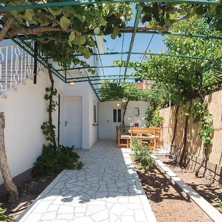 Beautiful In With Kitchen Holiday home *