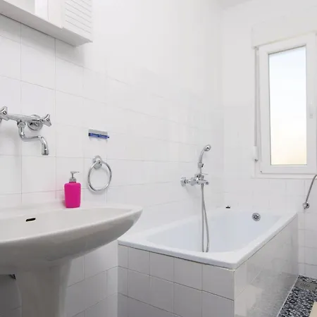 Beautiful In With Kitchen * Orebic